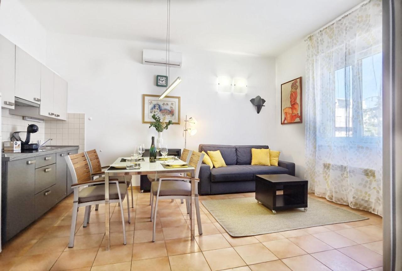 City Center Apartment Soldic Split Bagian luar foto
