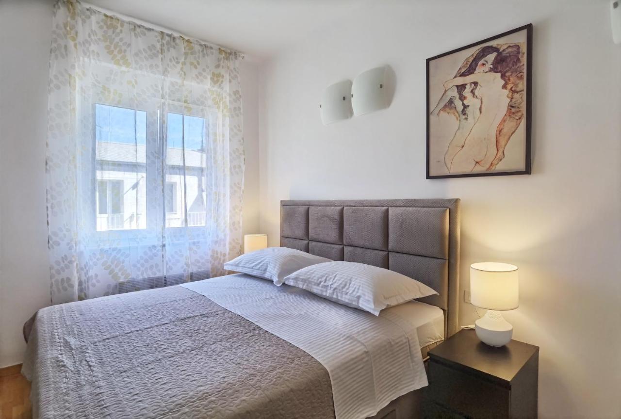 City Center Apartment Soldic Split Bagian luar foto