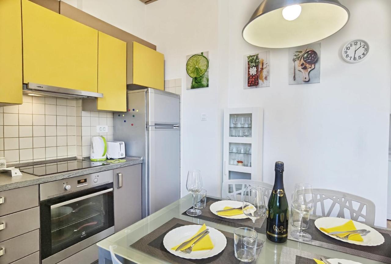 City Center Apartment Soldic Split Bagian luar foto