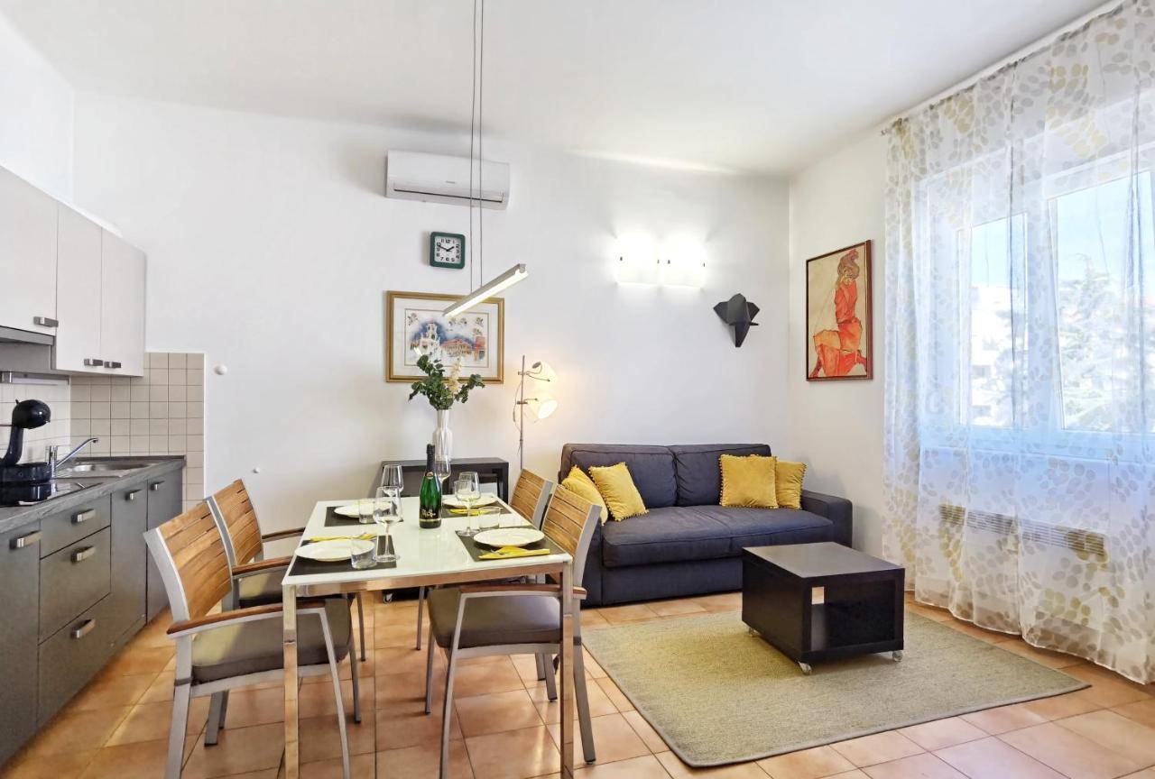 City Center Apartment Soldic Split Bagian luar foto